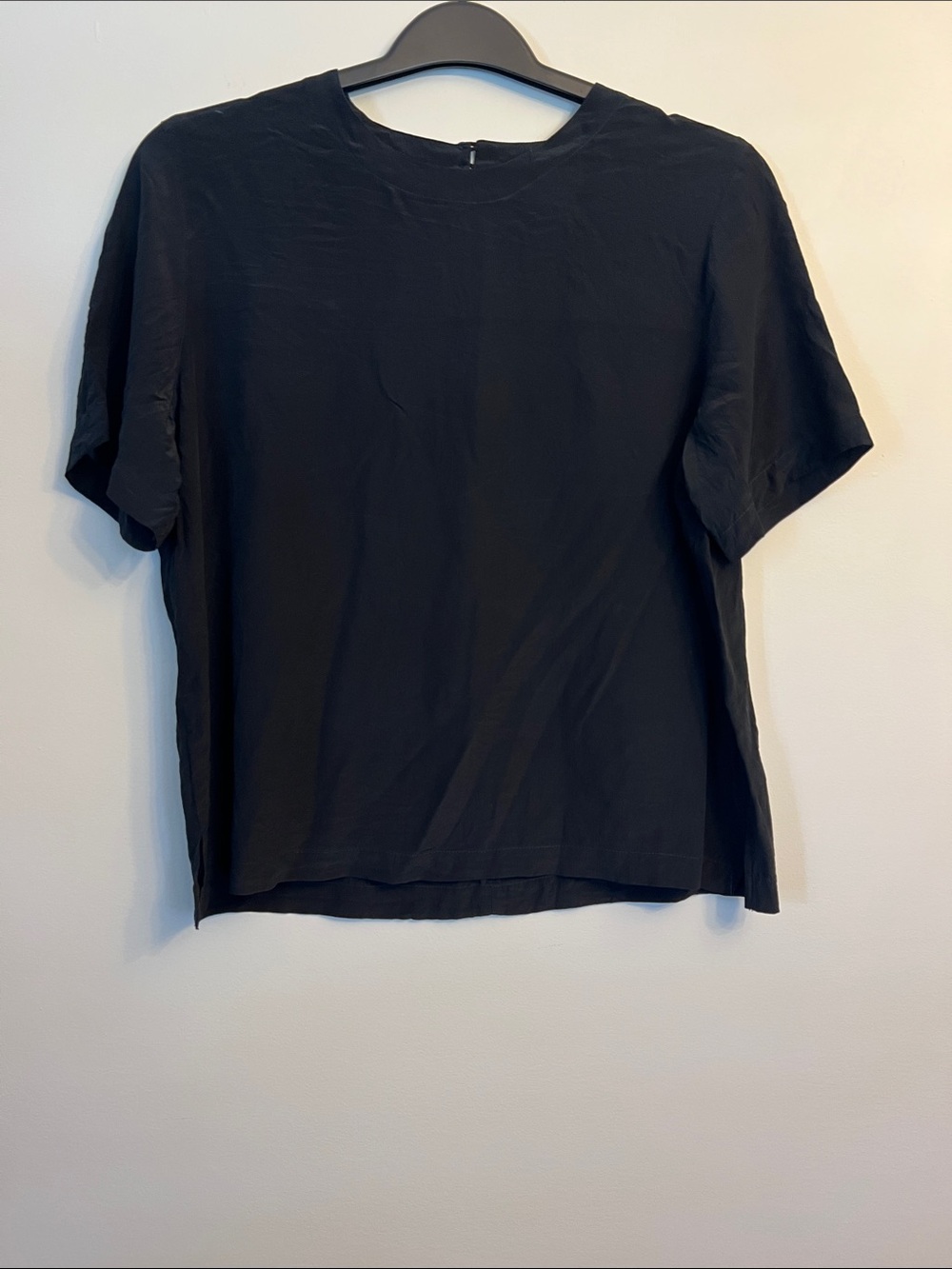 Casual Black Short-Sleeve Crewneck Shirt